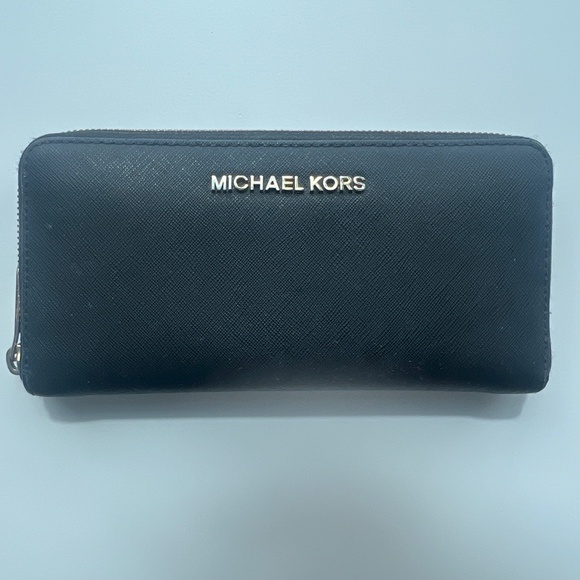 Michael Kors Wallet - Picture 1 of 3